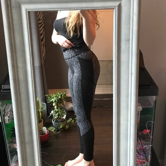 Lululemon Fit Physique leggings - Picture 7 of 12